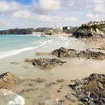 41 Tre Lowen In Fistral, Newquay